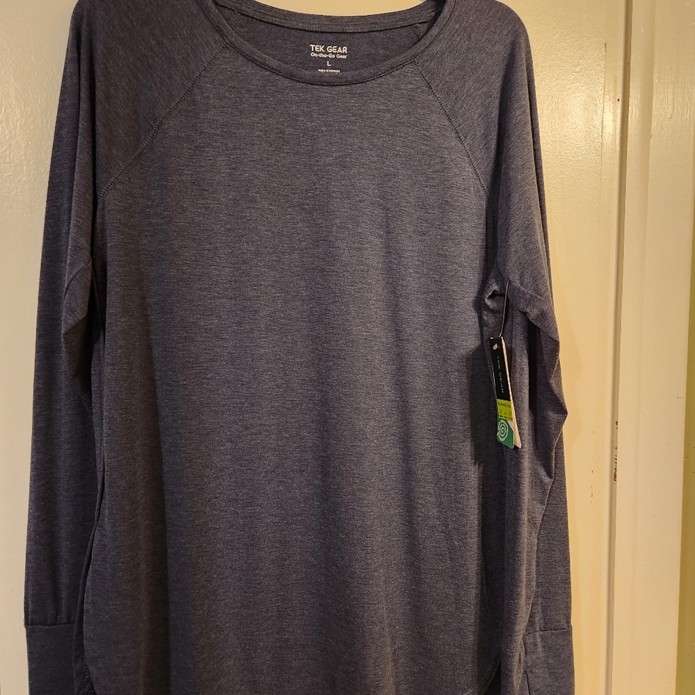 Tek gear long sleeve shirt